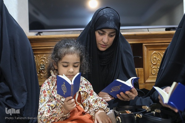 برپایی محفل بانوان فعال قرآنی در خانه شهید حاجی‌زاده