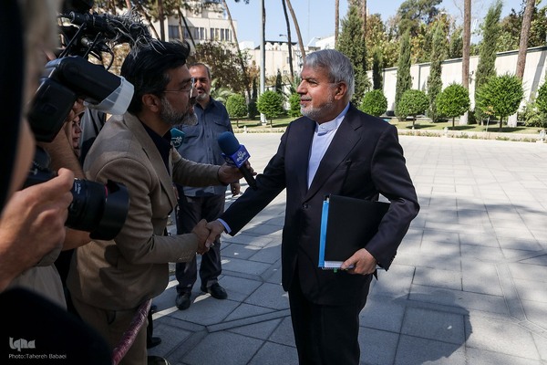 حاشیه جلسه هیئت دولت