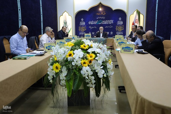 هیئت داوران بخش همخوانی قرآن در مسابقات سراسری قرآن کریم سنندج