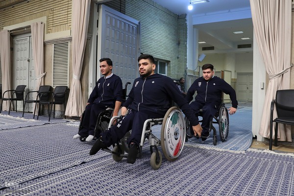 دیدار قهرمانان و مدال‌آوران ورزشی و المپیادهای علمی جهانی