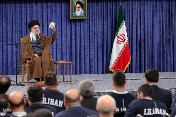 دیدار قهرمانان و مدال‌آوران ورزشی و المپیادهای علمی جهانی