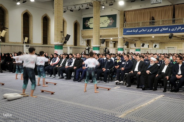 دیدار قهرمانان و مدال‌آوران ورزشی و المپیادهای علمی جهانی