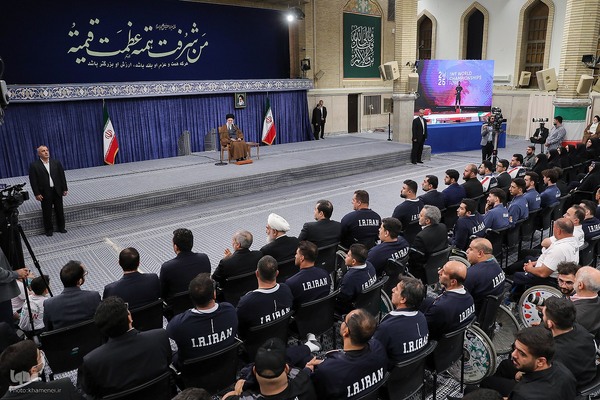 دیدار قهرمانان و مدال‌آوران ورزشی و المپیادهای علمی جهانی