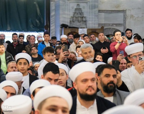 جشن فارغ‌التحصیلی صدها قرآن‌آموز در مسجد سلطان سلیم استانبول