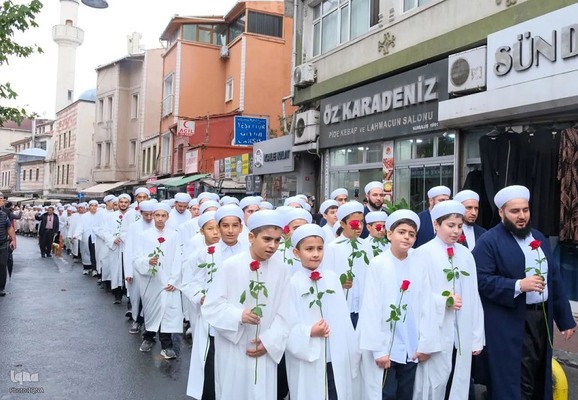 جشن فارغ‌التحصیلی صدها قرآن‌آموز در مسجد سلطان سلیم استانبول
