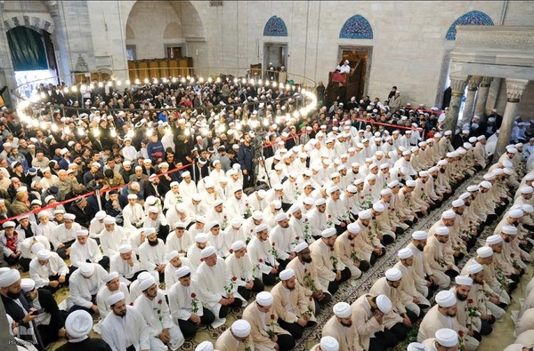 جشن فارغ‌التحصیلی صدها قرآن‌آموز در مسجد سلطان سلیم استانبول