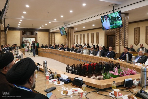 اختتامیه همایش بین‌المللی «ساخت، توسعه و بازسازی عتبات عالیات» در اصفهان