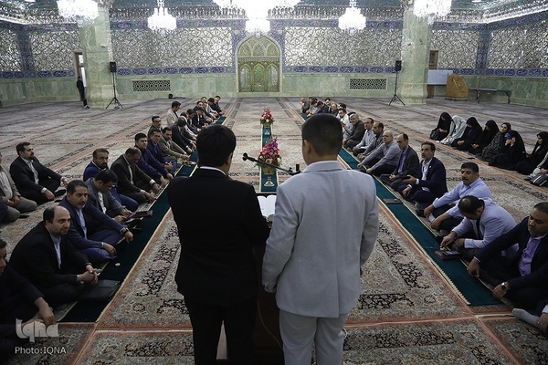 غبارروبی حرم مطهر حضرت فاطمه معصومه(س) توسط جهادگران جهاددانشگاهی