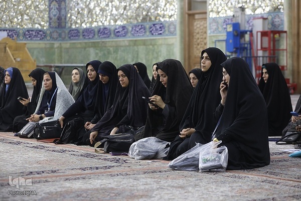 غبارروبی حرم مطهر حضرت فاطمه معصومه(س) توسط جهادگران جهاددانشگاهی