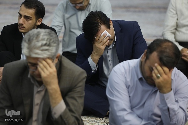 غبارروبی حرم مطهر حضرت فاطمه معصومه(س) توسط جهادگران جهاددانشگاهی