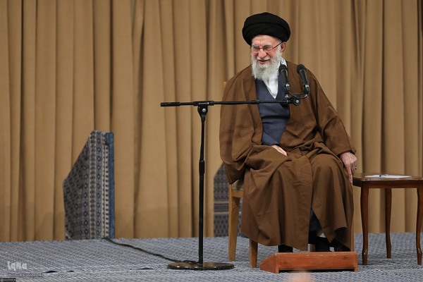 دیدار جمعی از دانش‌آموزان و دانشجویان با رهبر معظم انقلاب