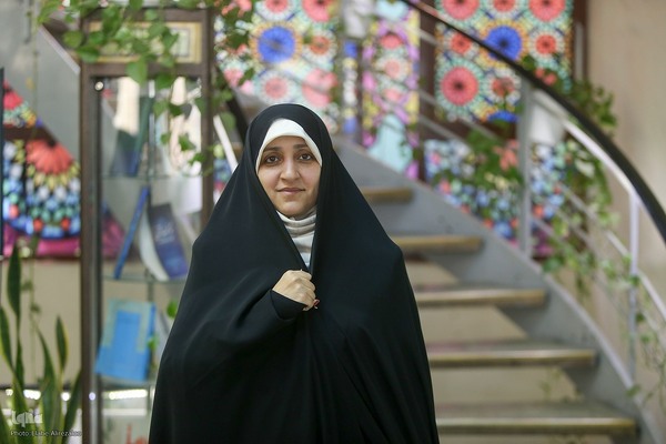 زهرا بهروز آذر