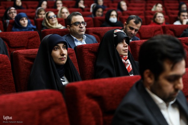 آیین رونمایی کتاب تقویم تاریک