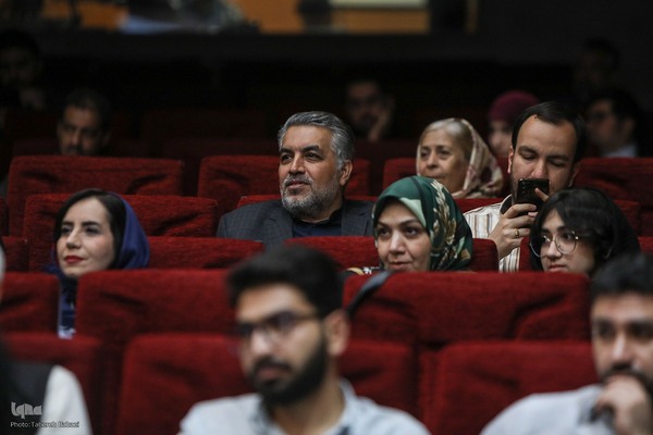 آیین رونمایی کتاب تقویم تاریک