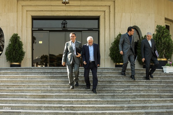 حاشیه جلسه هیئت دولت