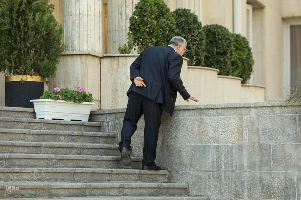 حاشیه جلسه هیئت دولت