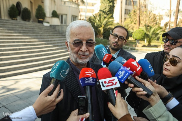 اسکندر مومنی وزیر کشور