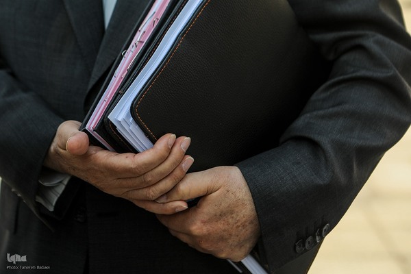 حاشیه جلسه هیئت دولت