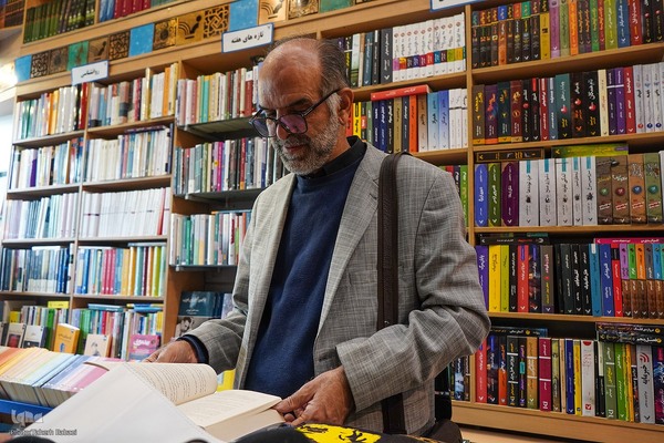 آیین کتابگردی سی‌وسومین دوره هفته کتاب