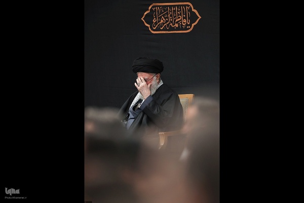 اولین شب مراسم عزاداری شهادت حضرت زهرا(س) با حضور رهبر معظم انقلاب