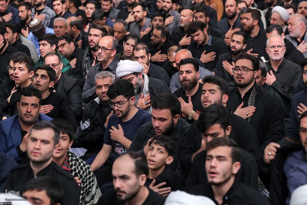 اولین شب مراسم عزاداری شهادت حضرت زهرا(س) با حضور رهبر معظم انقلاب