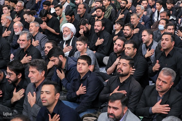 اولین شب مراسم عزاداری شهادت حضرت زهرا(س) با حضور رهبر معظم انقلاب