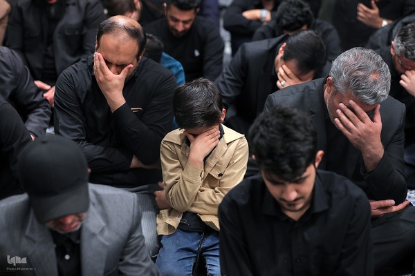 اولین شب مراسم عزاداری شهادت حضرت زهرا(س) با حضور رهبر معظم انقلاب