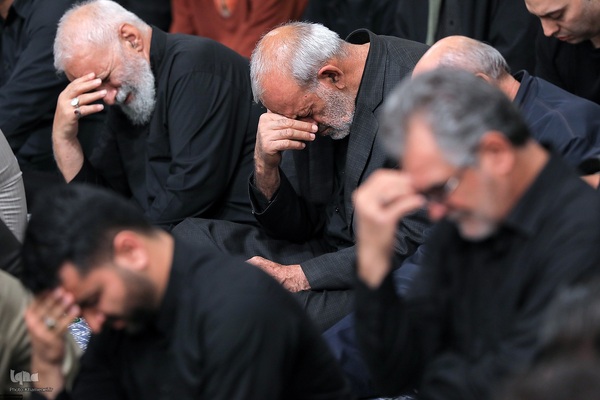 اولین شب مراسم عزاداری شهادت حضرت زهرا(س) با حضور رهبر معظم انقلاب