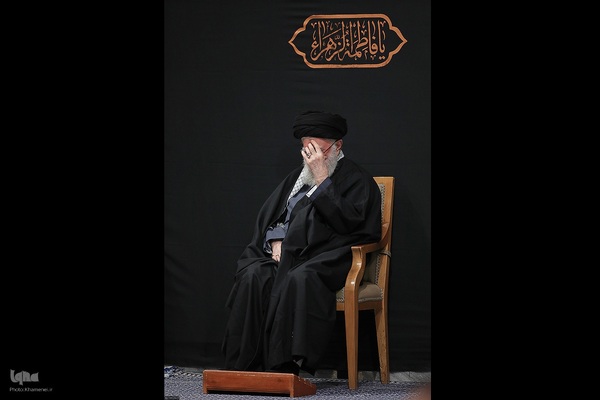 اولین شب مراسم عزاداری شهادت حضرت زهرا(س) با حضور رهبر معظم انقلاب