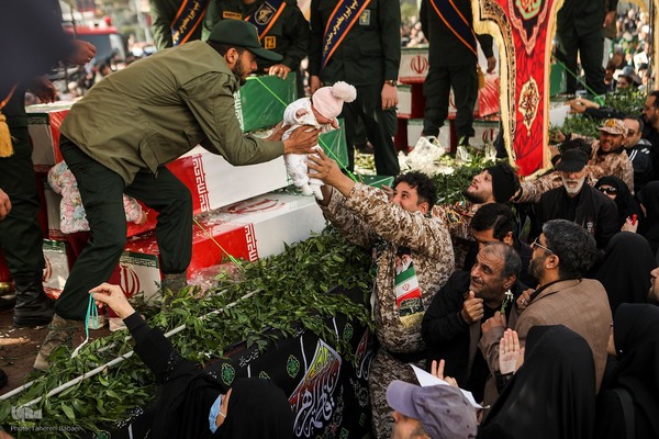 تشیع پیکر‌های مطهر ۱۰۰ شهید گمنام دوران دفاع مقدس