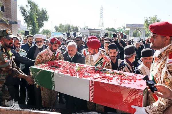 تشییع و خاکسپاری شهید گمنام در خوزستان