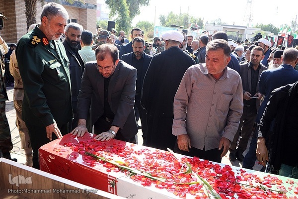 تشییع و خاکسپاری شهید گمنام در خوزستان