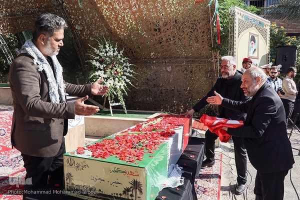 تشییع و خاکسپاری شهید گمنام در خوزستان