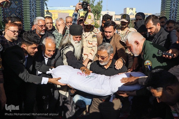 تشییع و خاکسپاری شهید گمنام در خوزستان