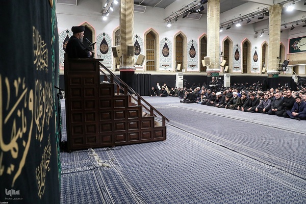 آخرین شب مراسم عزاداری شهادت حضرت صدیقه(س) در حسینیه امام خمینی(ره)