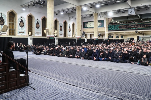 آخرین شب مراسم عزاداری شهادت حضرت صدیقه(س) در حسینیه امام خمینی(ره)