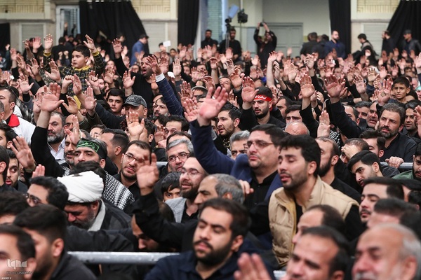 آخرین شب مراسم عزاداری شهادت حضرت صدیقه(س) در حسینیه امام خمینی(ره)