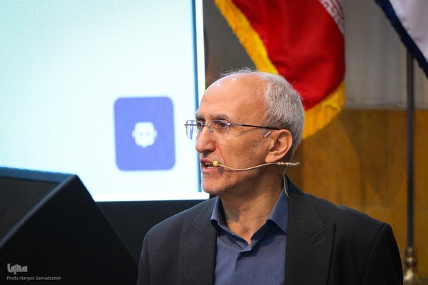 مراسم رونمایی از دانشنامه اصفهان