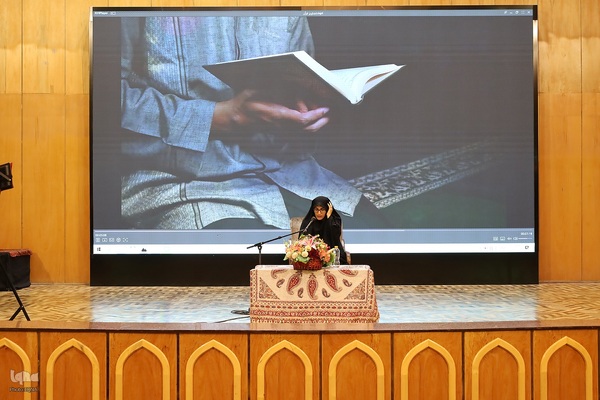 کرسی تلاوت قرآن ویژه بانوان در در آستان حضرت عبدالعظیم(ع)