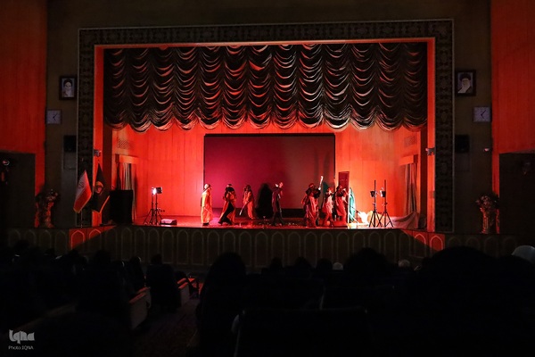 کرسی تلاوت قرآن ویژه بانوان در در آستان حضرت عبدالعظیم(ع)