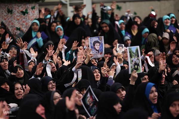 دیدار هزاران نفر از زنان و دختران با رهبر معظم انقلاب