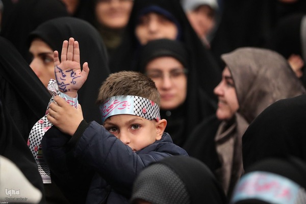 دیدار هزاران نفر از زنان و دختران با رهبر معظم انقلاب