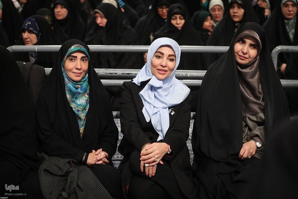 دیدار هزاران نفر از زنان و دختران با رهبر معظم انقلاب