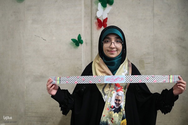 دیدار هزاران نفر از زنان و دختران با رهبر معظم انقلاب