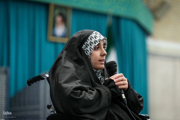 دیدار هزاران نفر از زنان و دختران با رهبر معظم انقلاب