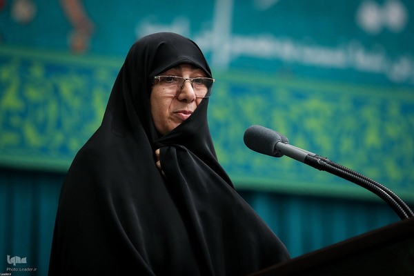 دیدار هزاران نفر از زنان و دختران با رهبر معظم انقلاب