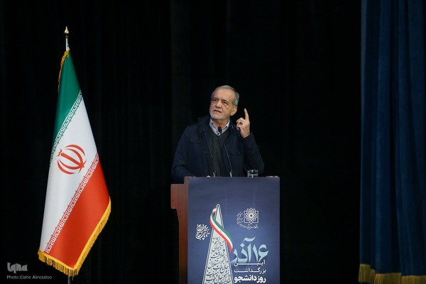 مراسم روز دانشجو با حضور رئیس جمهور