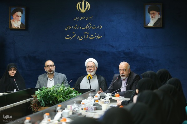 تجلیل از بانوان فعال قرآنی