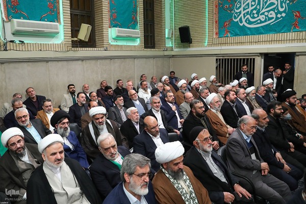 دیدار هزاران نفر از مداحان و ستایشگران اهل بیت(ع)