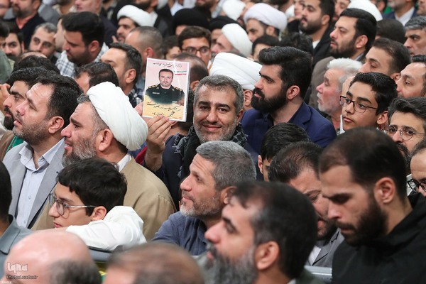 دیدار هزاران نفر از مداحان و ستایشگران اهل بیت(ع)